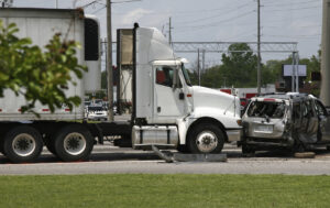 How Gross & Schuster Injury Lawyers Can Help After a Truck Accident In Mary Esther, FL